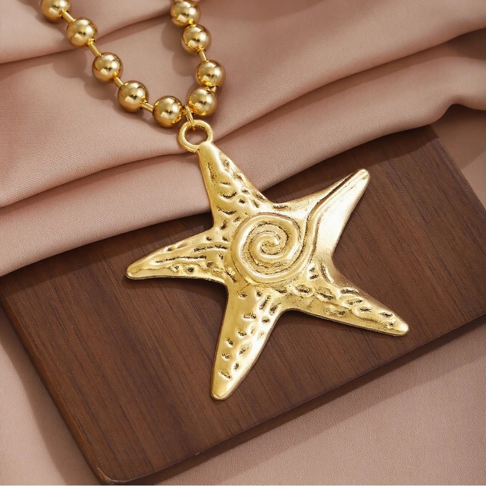 Big Starfish Necklace - Picture 6 of 6